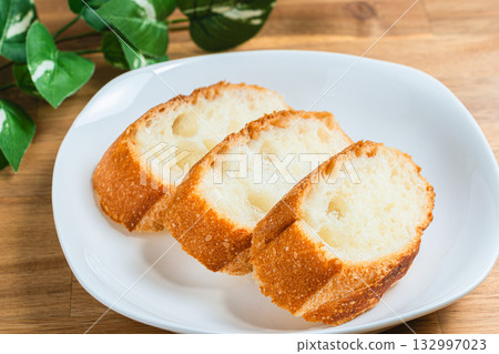 切片法式麵包 132997023