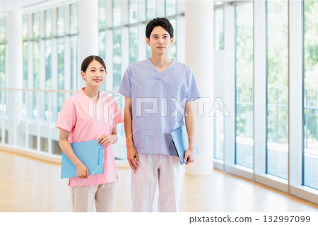 Medical staff working in the hospital 132997099