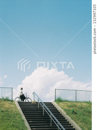 色彩讓人聯想到吉卜力工作室的底片照片。 色彩讓人聯想到吉卜力工作室的底片照片。 132997105