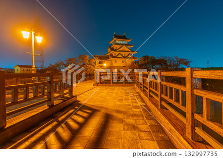 Sunomata Castle at night 132997735