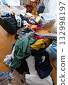 Decluttering, changing clothes, tidying up 132998197