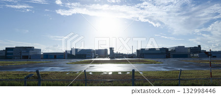 東京直升機場，直升機起降區，機場沐浴在清晨的陽光下 132998446