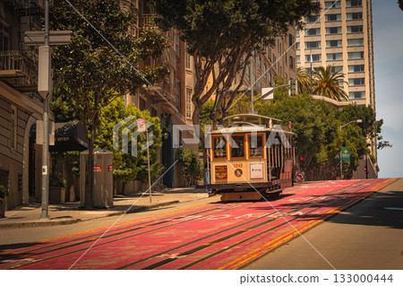 San Francisco, USA, cable car San Francisco, USA, cable car 133000444