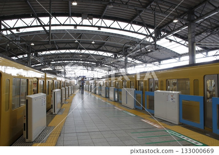 [SI01] Seibu Ikebukuro Line, Ikebukuro Station platform 133000669