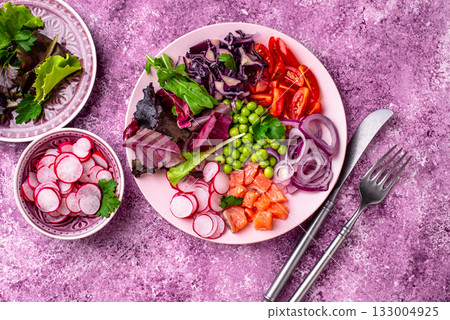 Ketogenic bowl with vegetables and salmon Ketogenic bowl with vegetables and salmon 133004925
