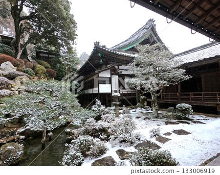 柳谷觀寺、橫國寺的雪景（京都府長岡京市） 133006919