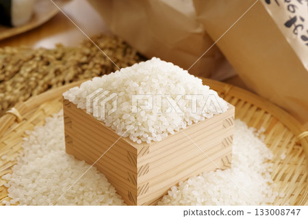稻米是日本的主食,稻穗則象徵秋收。 稻米是日本的主食,稻穗則象徵秋收。 133008747