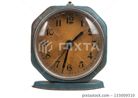 Vintage rusty alarm clock Vintage rusty alarm clock 133009310