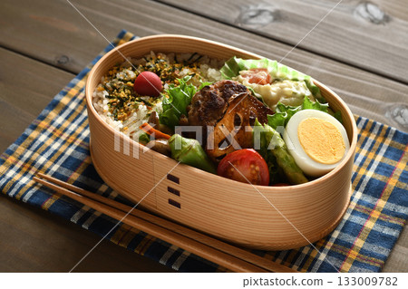 Hamburger bag lunch 133009782