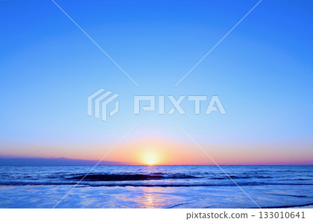 Sunrise over the sea, Ibaraki Prefecture Sunrise over the sea, Ibaraki Prefecture 133010641