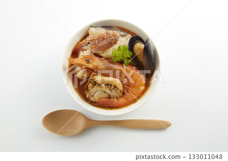 馬賽魚湯－一種源自法國南部馬賽的傳統海鮮燉菜 133011048