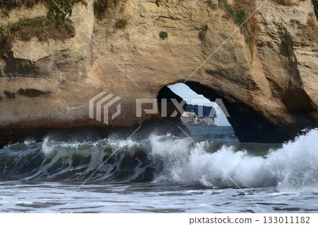 浪漫的茨城（北茨城、磯原海岸以及被譽為茨城兩島象徵的兩座島嶼。您可以看到岡倉天心的作品－大津岬。） 133011182