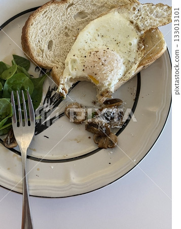 bread, butter, peanut 133013101