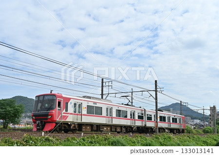 秋季，9100系列9104次列車行駛在阪神原線上。 133013141