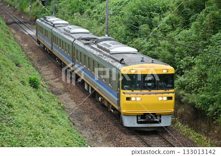 正在高山本線接受檢查的 Kiha 95 系列 Doctor Tokai DR1 列車 133013142
