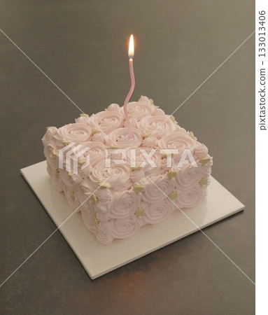 Elegant cake topped with delicate edible flower decorations, offering a perfect blend of soft, sweet layers and natural floral beauty in every slice—ideal for celebrations and special moments. Elegant cake topped with delicate edible flower decorations, offering a perfect blend of soft, sweet layers and natural floral beauty in every slice—ideal for celebrations and special moments. 133013406