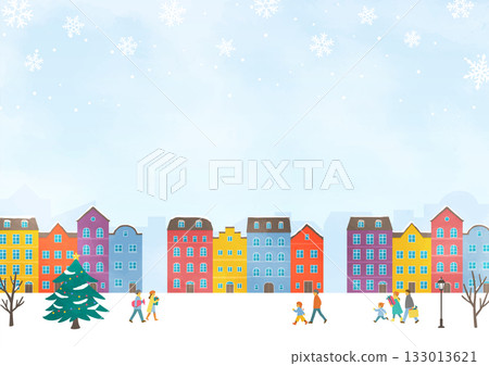 聖誕節街景,人們在街上漫步購買禮物。 聖誕節街景,人們在街上漫步購買禮物。 133013621