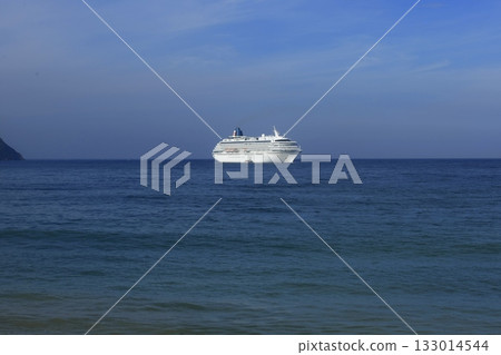 豪華班輪停泊的港口 豪華班輪停泊的港口 133014544