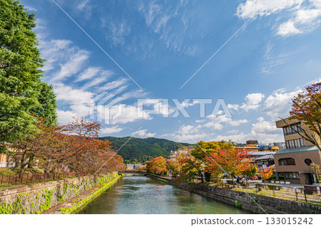 Autumn scenery of Lake Biwa Canal, Kyoto City 133015242