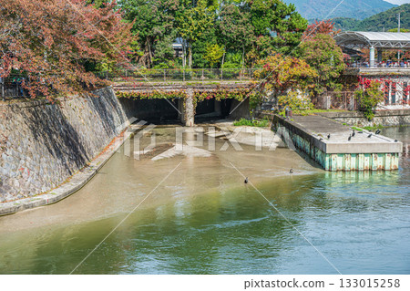 Lake Biwa Canal in Autumn, Nanzenji Boat Reservoir, Kyoto City Lake Biwa Canal in Autumn, Nanzenji Boat Reservoir, Kyoto City 133015258