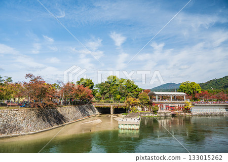 Lake Biwa Canal in Autumn, Nanzenji Boat Reservoir, Kyoto City Lake Biwa Canal in Autumn, Nanzenji Boat Reservoir, Kyoto City 133015262