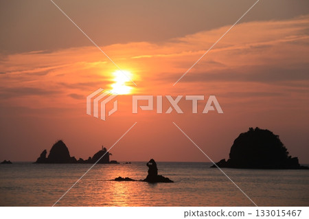 Sunset over the sea 133015467
