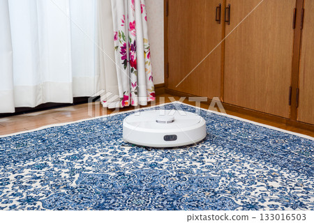 家用輔助機器人，自動清潔機器人 133016503