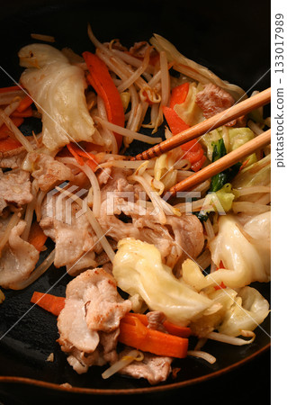 Stir-fried meat vegetables 133017989