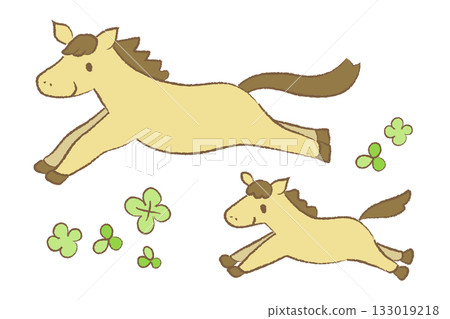 新年賀卡插畫素材。一幅可愛的手繪插圖，描繪了一匹奔跑的馬和它的孩子。 133019218