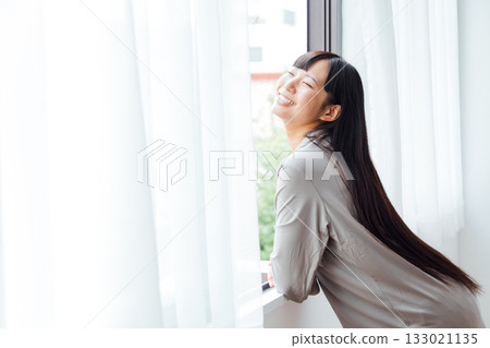 The well-being-conscious lifestyle of a young woman: A refreshing morning awakening The well-being-conscious lifestyle of a young woman: A refreshing morning awakening 133021135