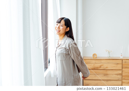 The well-being-conscious lifestyle of a young woman: A refreshing morning awakening The well-being-conscious lifestyle of a young woman: A refreshing morning awakening 133021461