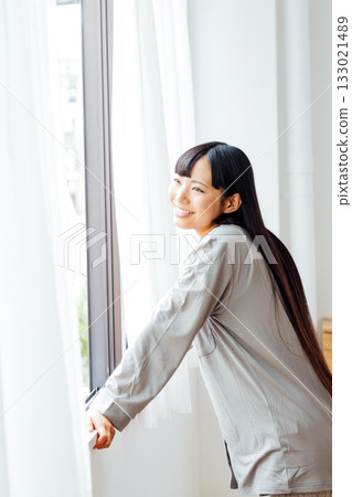 The well-being-conscious lifestyle of a young woman: A refreshing morning awakening The well-being-conscious lifestyle of a young woman: A refreshing morning awakening 133021489