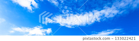 簡單的風景，藍天白雲。 133022421