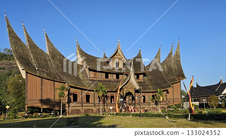 This is traditional house name Rumah Gadang Pagaruyung This is traditional house name Rumah Gadang Pagaruyung 133024352