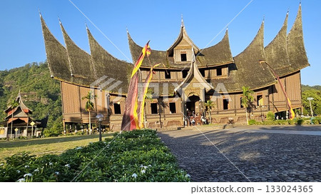 This is traditional house name Rumah Gadang Pagaruyung This is traditional house name Rumah Gadang Pagaruyung 133024365