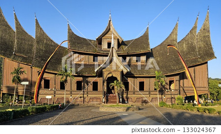 This is traditional house name Rumah Gadang Pagaruyung This is traditional house name Rumah Gadang Pagaruyung 133024367