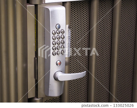 Door keys and keyless button locks Door keys and keyless button locks 133025026