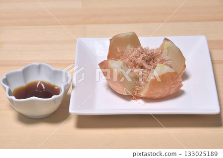 把整個東西放進微波爐加熱。 133025189