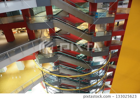 The pop colors of the Asia-Pacific Trade Center The pop colors of the Asia-Pacific Trade Center 133025623