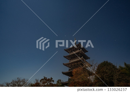 Bitchu Kokubunji Temple five-story pagoda and the night sky 133026237