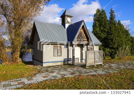 北村中央公園（赫拉布納廣場）公共廁所 - 秋季 133027941