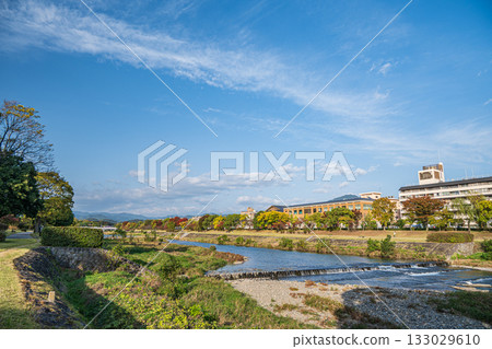 Autumn scenery of the Kamo River, Kyoto City 133029610