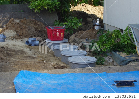 後來安裝了合流化糞池的一棟房子 133032651