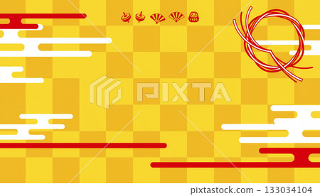 華麗的日式慶典背景，以金色方格圖案、水引繩、達摩不倒翁、扇子和陀螺為特色。 133034104