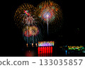 絢麗的煙火為夏日的夜空增添色彩 133035857