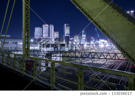 從名古屋向之橋眺望名古屋站週邊建築的夜景 133036017