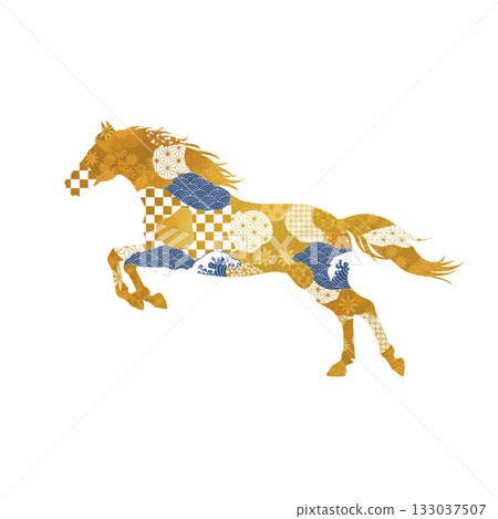 一張精美吉祥的新年賀卡插圖，描繪了一匹駿馬，配上醒目的金藍色日式圖案。 133037507