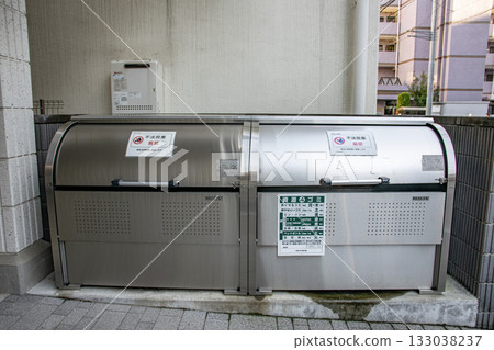 Trash can with emergency exit Trash can with emergency exit 133038237