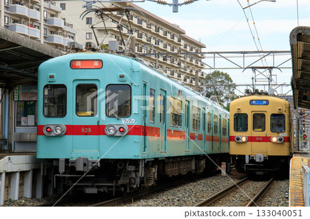 600系列車在鷲城站交會(西日本鐵道) 600系列車在鷲城站交會(西日本鐵道) 133040051