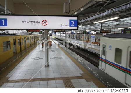 [SI26] Seibu Ikebukuro Line Hanno Station platform 133040365